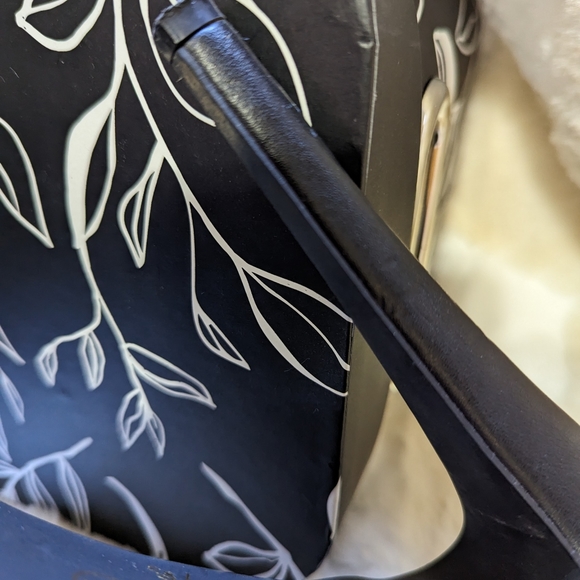 Size 7 Ann Michelle stiletto, black stripe strapped and 51/2 in heel. - Picture 8 of 9